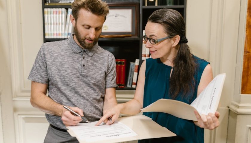 Помощь адвокатов в списании долгов через суд РФ