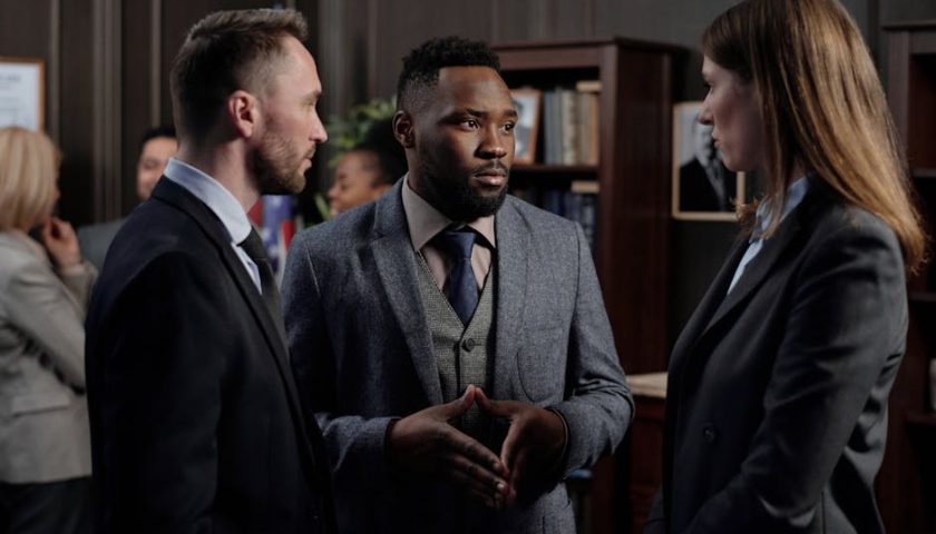 Списание долгов — официальная процедура в арбитражном суде